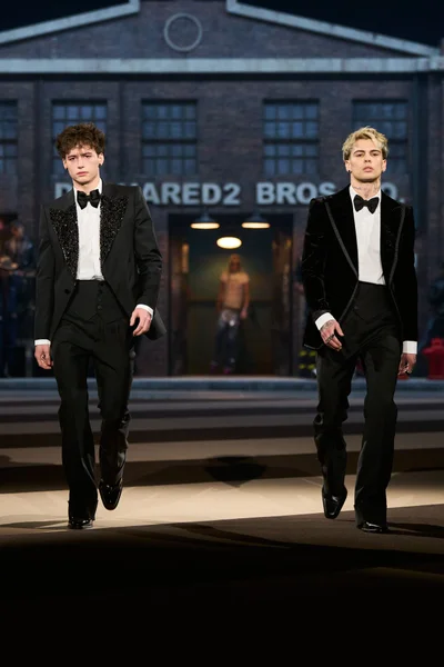 Look 17